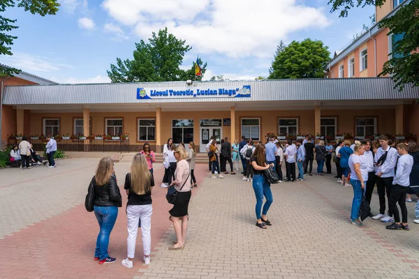 Juni 2022 Balti Moldavië Studenten Wachten Resultaten Examens Illustratieve Redactionele — Stockfoto