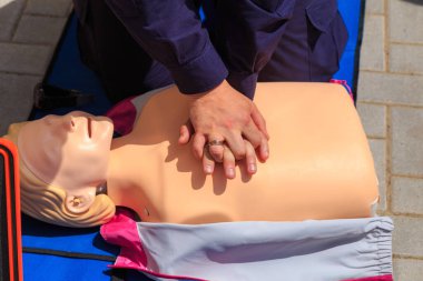 25 Mayıs 2022 Balti Moldova. Resimli editör geçmişi. İlk yardım eğitimi.