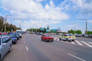 1 Mayıs 2022 Balti Moldova. Polis arabası. Kopya alanı ile illüstrasyon düzenleyici arkaplan
