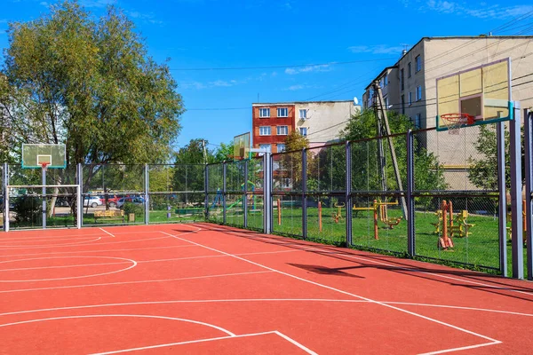 2022 Szeptember Beltsy Moldova Illusztratív Szerkesztőség Sportkosárlabda Minifoci Pálya Udvaron — Stock Fotó