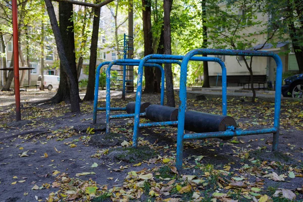 2022年10月21日モルドバ ベルツィ イラスト編集を担当 古くなった子供の遊び場 — ストック写真