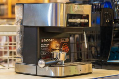 19 Eylül 2022 Beltsy, Moldova. Resimli editör kullanımı için. Ev kahve makinesi..