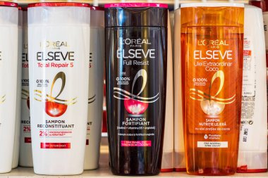 19 Eylül 2022 Beltsy, Moldova. Resimli editör kullanımı için. L 'Oreal' den şampuan Elseve.