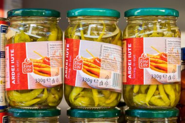 19 Eylül 2022 Beltsy, Moldova. Resimli editör kullanımı için. Konserve Biber.