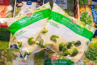 19 Eylül 2022 Beltsy, Moldova. Resimli editör kullanımı için. Bir pakette brokoli