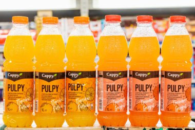 20 Ocak 2023 Beltsy, Moldova. Resimli editör kullanımı için. Meyve suyu kapsülü