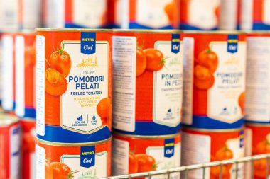 20 Ocak 2023 Beltsy, Moldova. Resimli editör kullanımı için. Salamura domates..