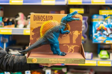 13 Aralık 2022 Beltsy, Moldova. Resimli editör kullanımı için. Dinozorlar çocuk oyuncakları