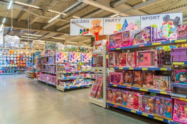 13 Aralık 2022 Beltsy, Moldova. Resimli editör kullanımı için. Çocuk oyuncakları bölümü.