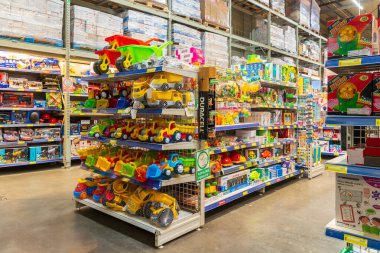 13 Aralık 2022 Beltsy, Moldova. Resimli editör kullanımı için. Çocuk oyuncakları bölümü.