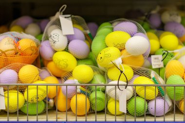 6 Nisan 2023 Beltsy, Moldova. Resimli editör kullanımı için. Dekoratif Paskalya yumurtaları.