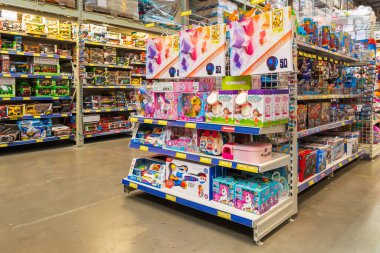 13 Aralık 2022 Beltsy, Moldova. Resimli editör kullanımı için. Çocuk oyuncakları bölümü.