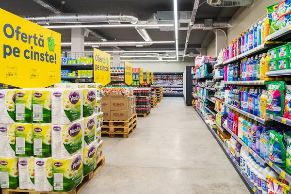 Brede Gangpaden Van Een Supermarkt Met Selectieve Focus April 2023 — Stockfoto