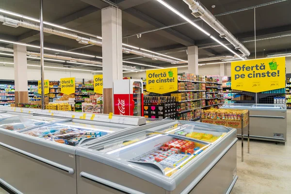 Интерьер Розничного Супермаркета Апреля 2023 Года Бельцы Молдова Наглядного Поучительного — стоковое фото