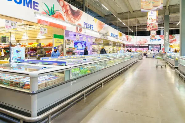 Large Rangée Supermarchés Épicerie Foyer Sélectif Février 2023 Beltsy Moldavie — Photo