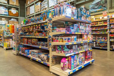 13 Aralık 2022 Beltsy, Moldova. Resimli editör kullanımı için. Çocuk oyuncakları bölümü.