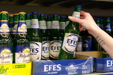 8 Haziran 2023 Beltsy, Moldova. Resimli editör kullanımı için. Efes bira.