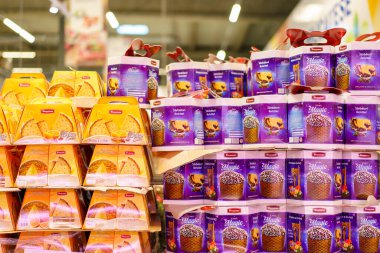 6 Nisan 2023 Beltsy, Moldova. Resimli editör kullanımı için. Paskalya panettonu.