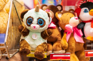 13 Aralık 2022 Beltsy, Moldova. Resimli editör kullanımı için. Doldurulmuş Oyuncaklar