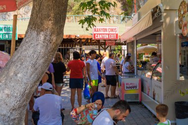 11 Ağustos 2023 Saklikent Kanyonu Türkiye. Resimli editör kullanımı için. Kanyona giriş..