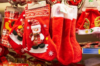 29 Kasım 2022 Beltsy, Moldova. Resimli editör kullanımı için. Kış ve yeni yıl tatilleri için Noel çorapları