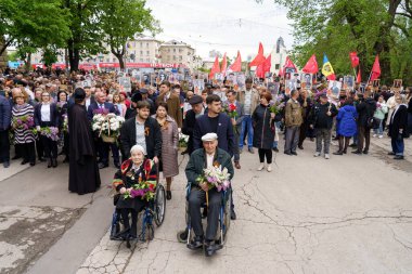 9 Mayıs 2023 Beltsy, Moldova. Resimli editör kullanımı için. Zafer Günü 'nde Ölümsüz Alay' ın geçit töreni.