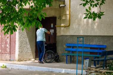 7 Haziran 2023 Beltsy, Moldova. Resimli editör kullanımı için. Engelliler için bariyer ortamı