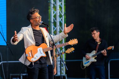 19 Mayıs 2023 Beltsy, Moldova. Resimli editör kullanımı için. Amerikalı müzisyenler Amerika Günü 'nde halk konseri veriyor.