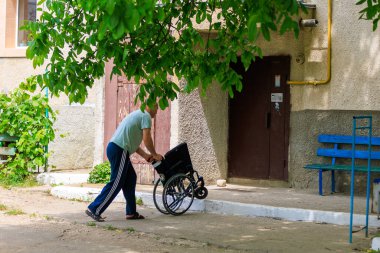 7 Haziran 2023 Beltsy, Moldova. Resimli editör kullanımı için. Engelliler için bariyer ortamı