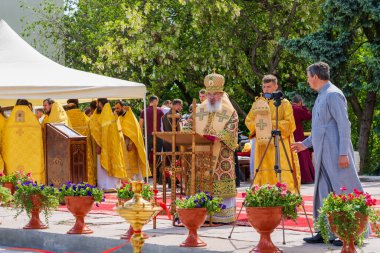 22 Mayıs 2022 Beltsy, Moldova. Resimli editör kullanımı için. Şehir Günü 'ne adanmış törende papazlar.