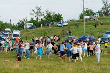 12 Haziran 2022 Duruitoara Moldova. Resimli editör kullanımı için. Halk halk müziği festivalini açıyor