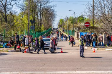 23 Nisan 2023 Beltsy, Moldova. Resimli editör kullanımı için. Polisler iş başında.