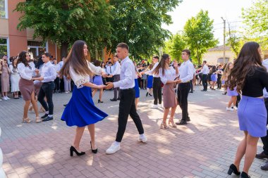 30 Mayıs 2023 Beltsy, Moldova. Resimli editör kullanımı için. Okul balosu.
