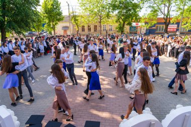 30 Mayıs 2023 Beltsy, Moldova. Resimli editör kullanımı için. Okul balosu.