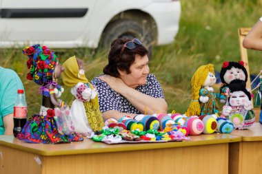 12 Haziran 2022 Duruitoara Moldova. Resimli editör kullanımı için. Halk sanatı ürünleri.