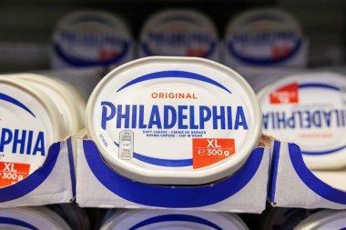 11 Ekim 2023 Beltsy, Moldova. Resimli editör kullanımı için. Philadelphia yumuşak peyniri