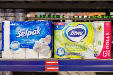 11 Ekim 2023 Beltsy, Moldova. Resimli editör kullanımı için. Tuvalet kağıdı.