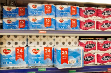 11 Ekim 2023 Beltsy, Moldova. Resimli editör kullanımı için. Kağıt havlu.