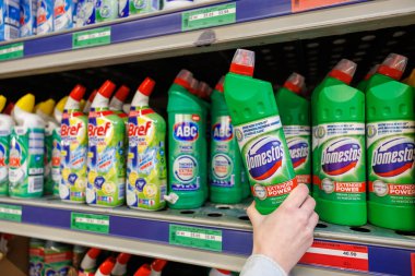 11 Ekim 2023 Beltsy, Moldova. Resimli editör kullanımı için. Domestos temizlik ürünü