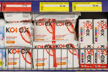 11 Ekim 2023 Beltsy, Moldova. Resimli editör kullanımı için. Hijyenik pedler ve tamponlar Kotex