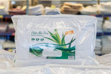 11 Ekim 2023 Beltsy, Moldova. Resimli editör kullanımı için. Aloe ve vera ile battaniye.