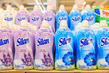 11 Ekim 2023 Beltsy, Moldova. Resimli editör kullanımı için. Kumaş yumuşatıcı Silan