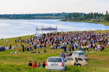 12 Haziran 2022 Duruitoara Moldova. Resimli editör kullanımı için. Halk halk müziği festivalini açıyor