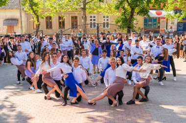 30 Mayıs 2023 Beltsy, Moldova. Resimli editör kullanımı için. Okul balosu.