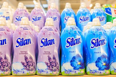 11 Ekim 2023 Beltsy, Moldova. Resimli editör kullanımı için. Kumaş yumuşatıcı Silan