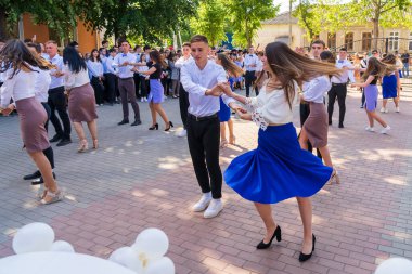 30 Mayıs 2023 Beltsy, Moldova. Resimli editör kullanımı için. Okul balosu.