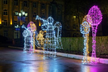 16 Nisan 2023 Beltsy, Moldova. Resimli editör kullanımı için. Paskalya Şehir Dekorasyonu