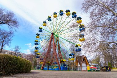 26 Mart 2023 Beltsy, Moldova. Resimli editör kullanımı için. Dönme dolap