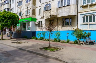 12 Mayıs 2023 Beltsy, Moldova. Resimli editör kullanımı için. Şehir çiçek tarhları