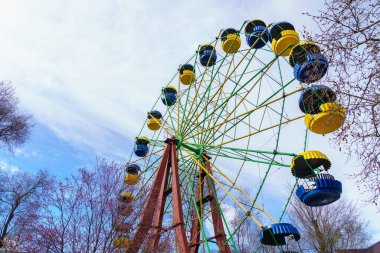 26 Mart 2023 Beltsy, Moldova. Resimli editör kullanımı için. Dönme dolap